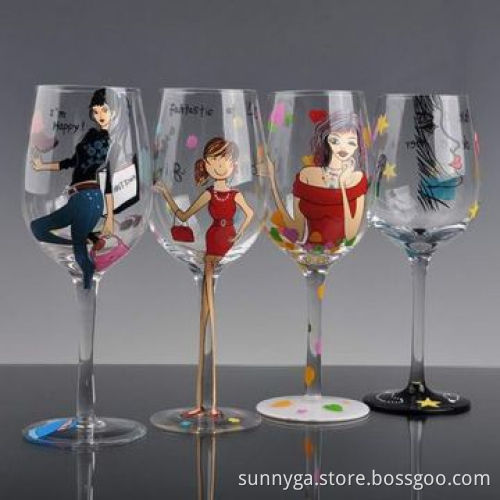 Hand Painting Wine Glass with 84mm Maximum Diameter and 420mL Capacity, Suitable for Promotions